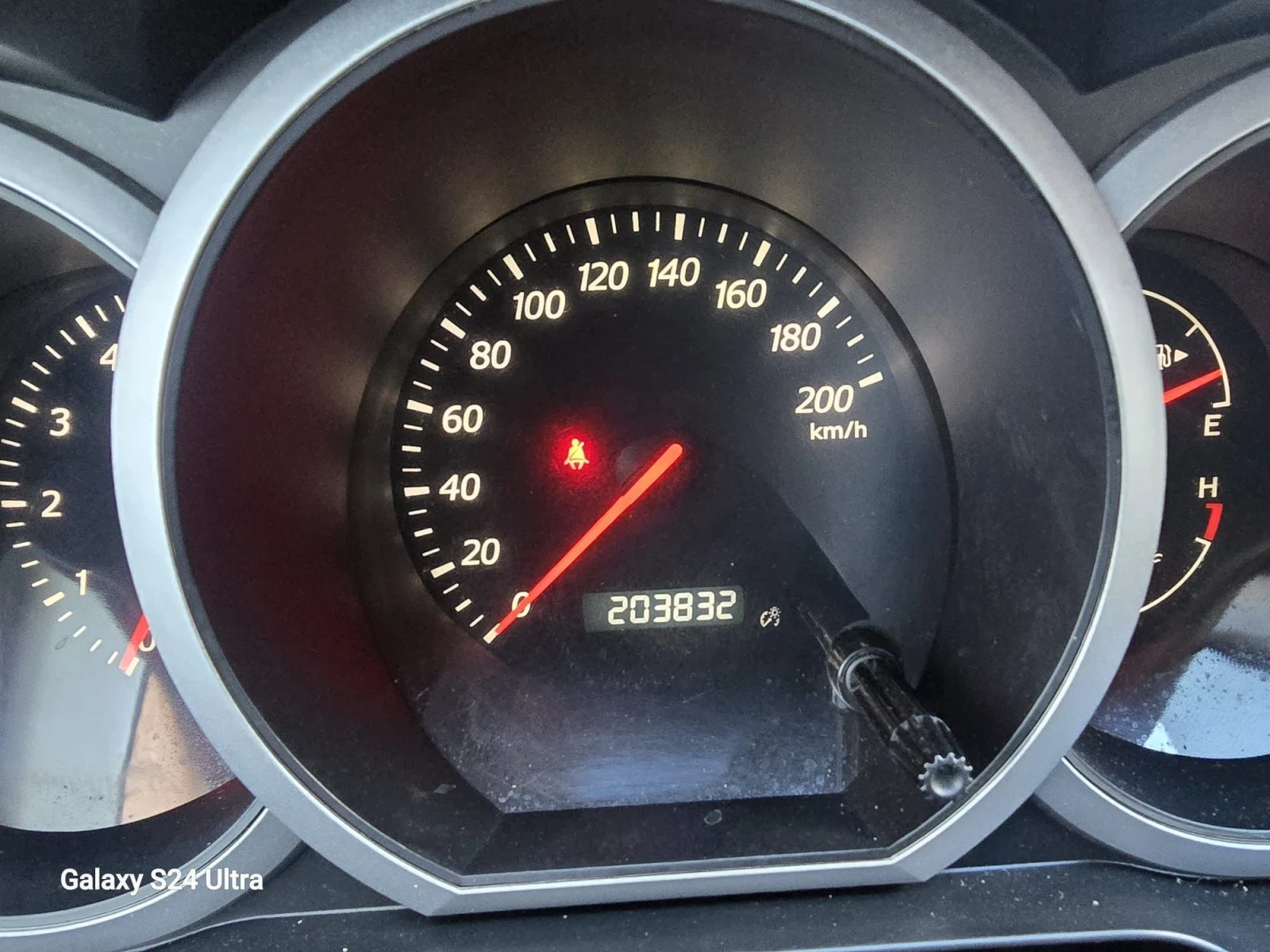 Suzuki Grand vitara 1.9DDIS, снимка 16 - Автомобили и джипове - 54141360