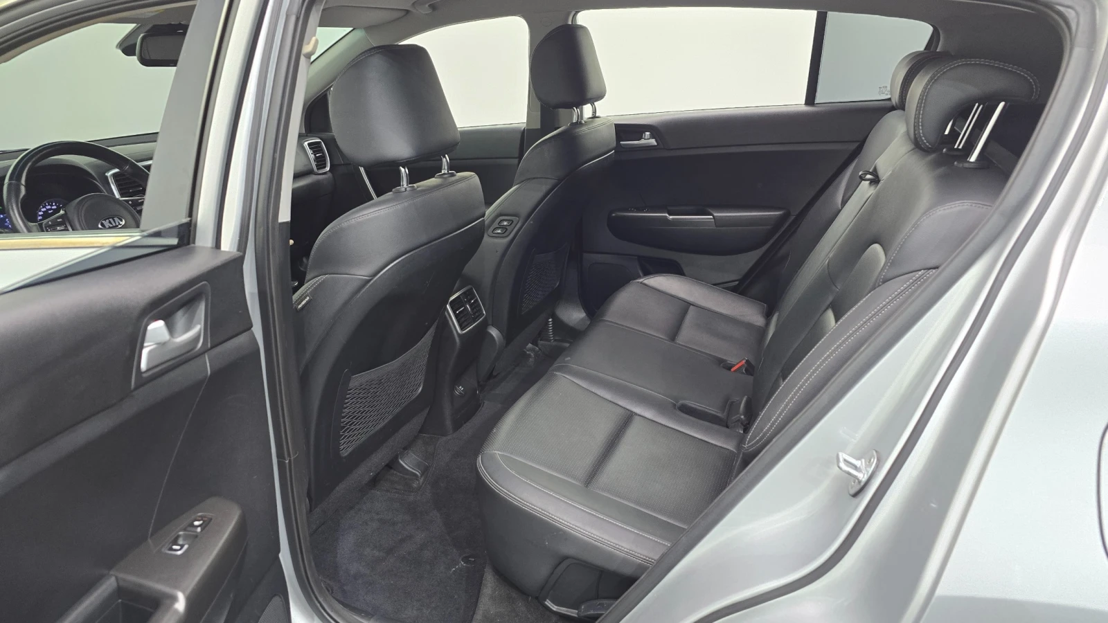 Kia Sportage 2WD | Кожа | Подгрев и Обдухване | Навигация, снимка 9 - Автомобили и джипове - 54812312