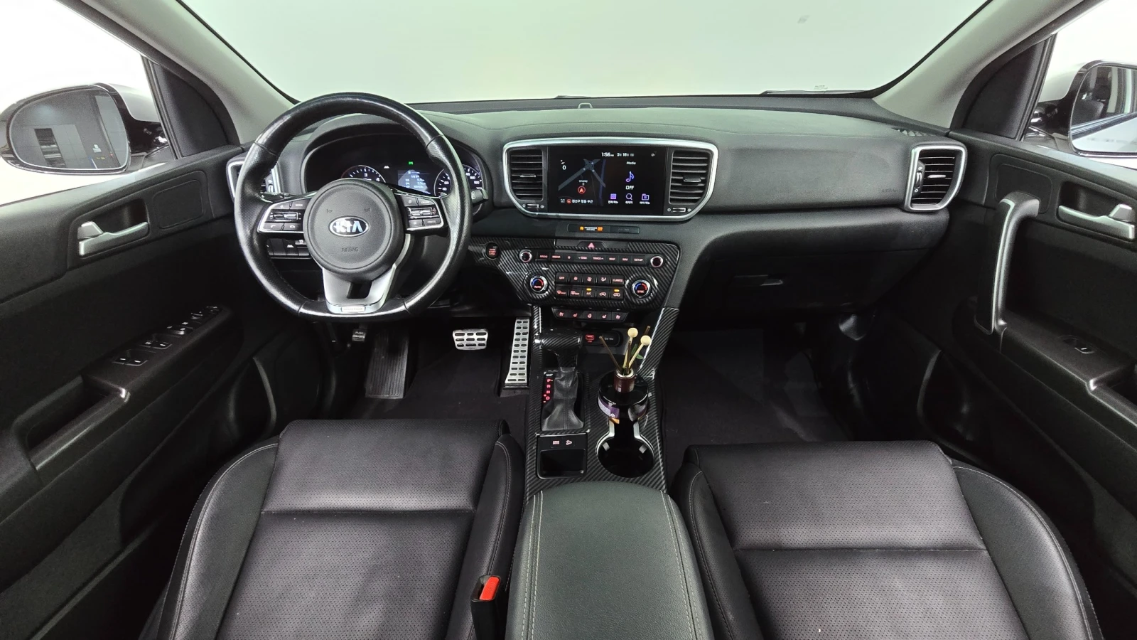 Kia Sportage 2WD | Кожа | Подгрев и Обдухване | Навигация, снимка 5 - Автомобили и джипове - 54812312
