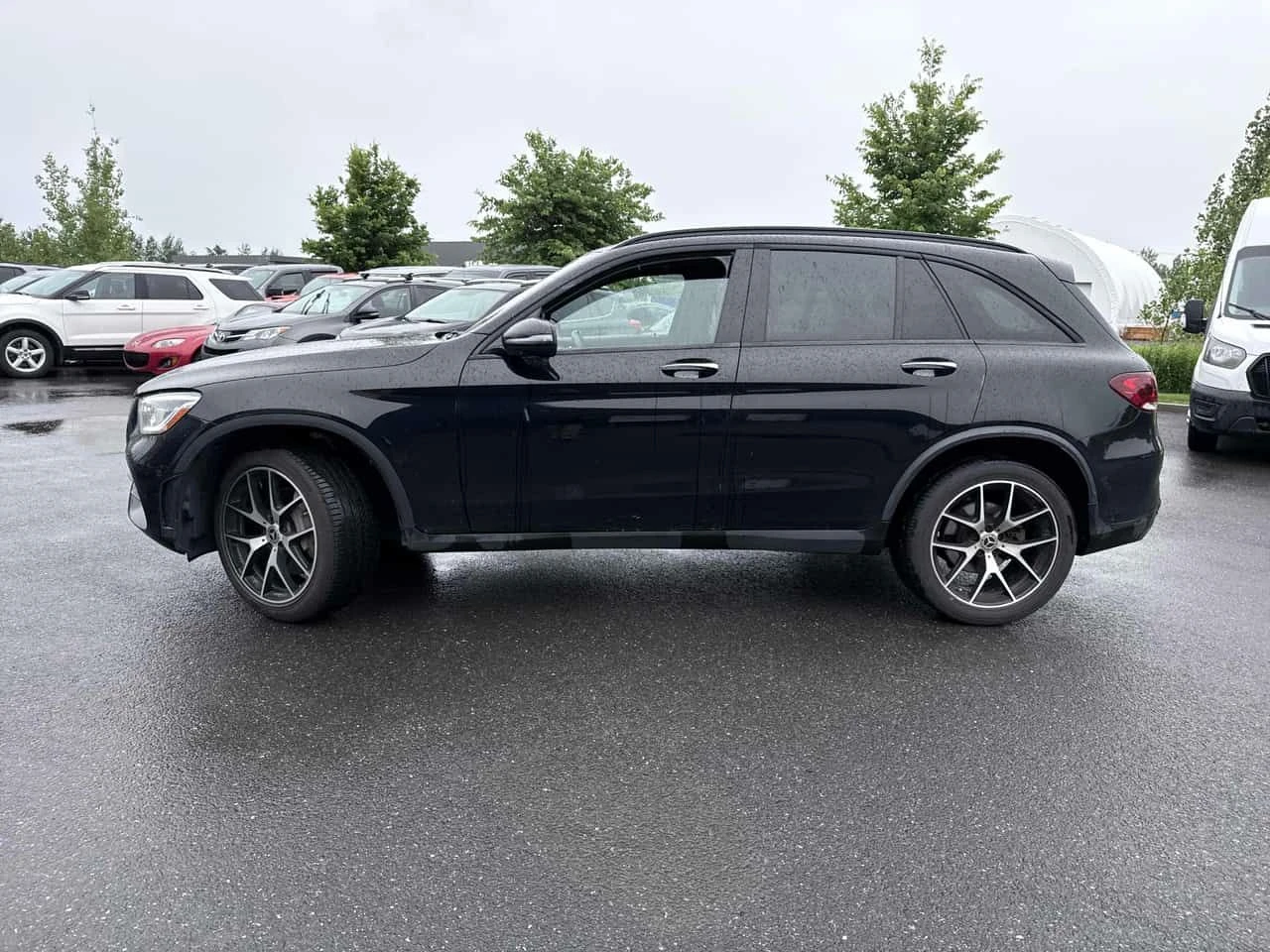 Mercedes-Benz GLC 300 ПОДГРЕВИ * ПАНО * KEYLESS * CARFAX, снимка 2 - Автомобили и джипове - 54964024