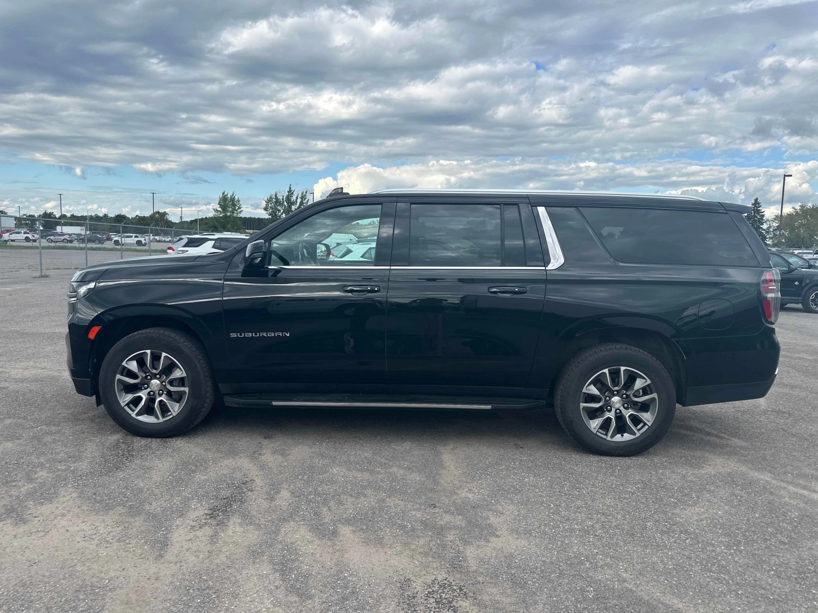 Chevrolet Suburban * LT * АВТОКРЕДИТ БЕЗ ПЪРВОНАЧАЛНА ВНОСКА* , снимка 2 - Автомобили и джипове - 55987472