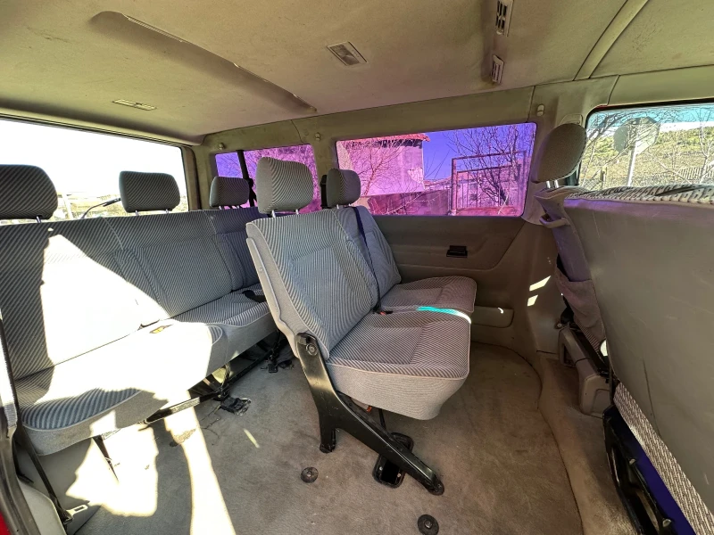 VW Caravelle, снимка 4 - Бусове и автобуси - 48881362