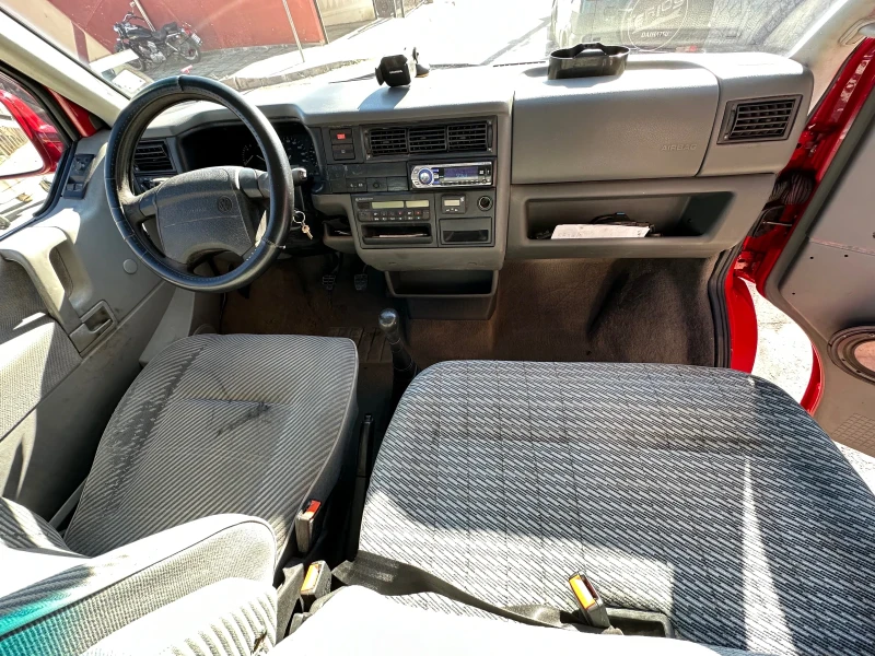 VW Caravelle, снимка 9 - Бусове и автобуси - 48881362