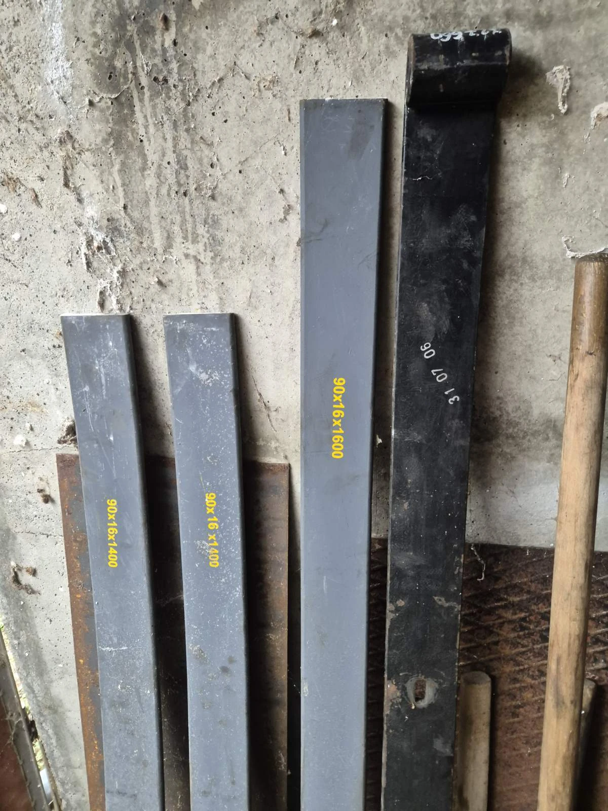     30,  900+700 | Mobile.bg   2