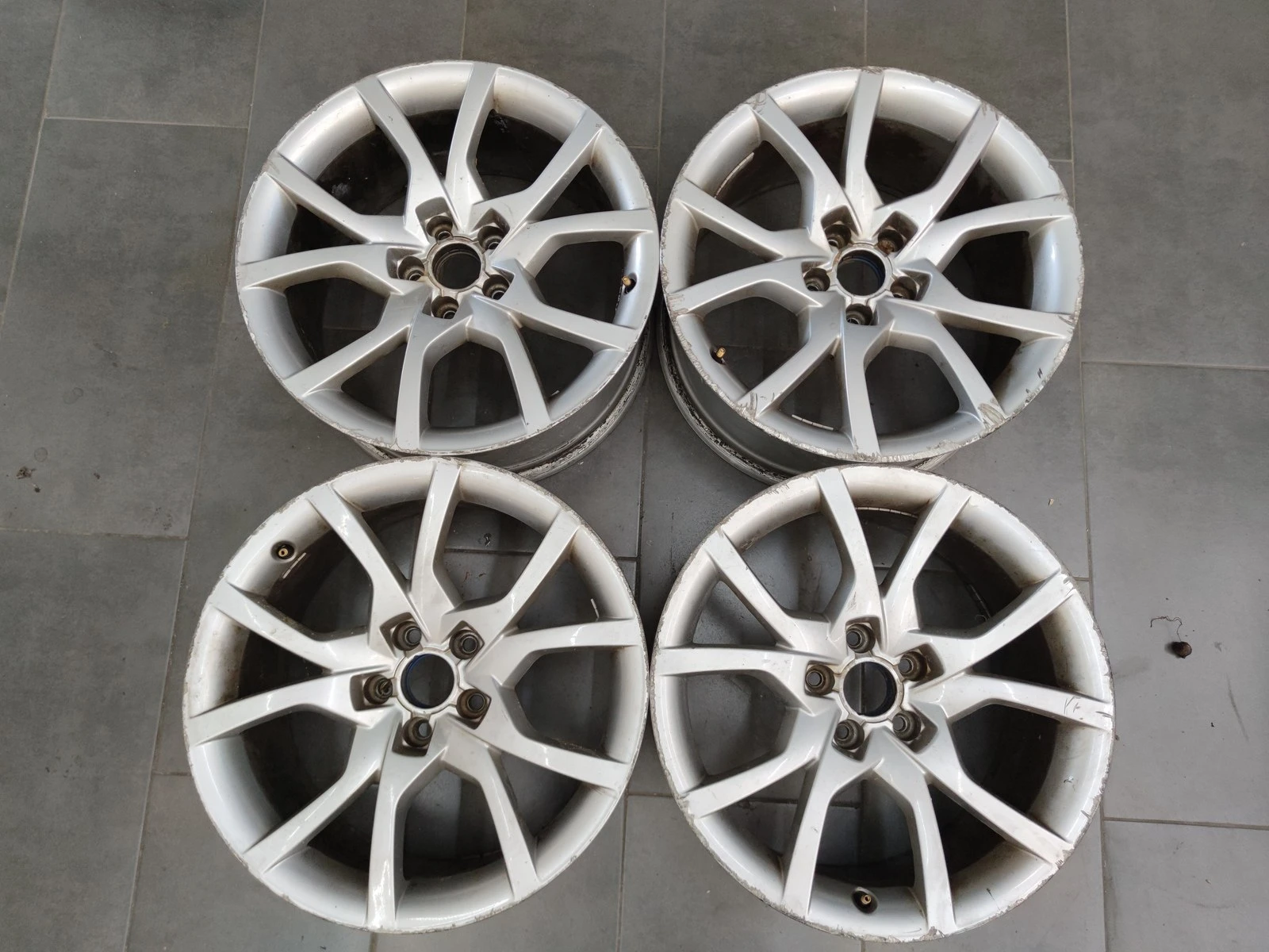 Джанти за Audi, снимка 2 - Гуми и джанти - 56688325