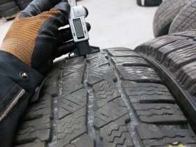 Гуми Зимни 215/65R16, снимка 3 - Гуми и джанти - 44068318