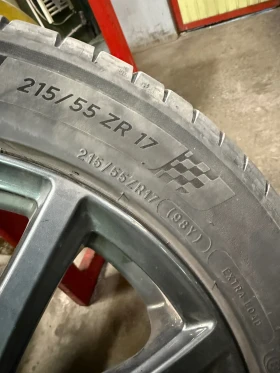 Гуми с джанти Michelin 215/55R17, снимка 3 - Гуми и джанти - 53618252