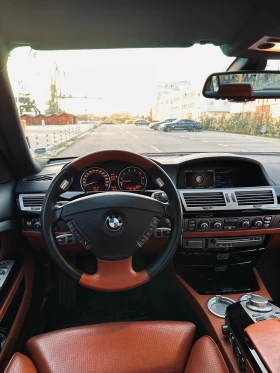 BMW 760 Carbon Black/Gold Brown, снимка 10