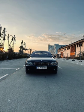 BMW 760 Carbon Black/Gold Brown, снимка 8