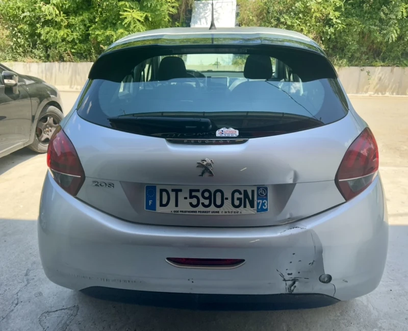 Peugeot 208 1.2i EURO6 AUTOMATIC, снимка 8 - Автомобили и джипове - 47230949