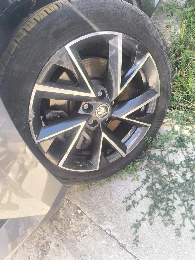 Skoda Superb 2.0 i, снимка 4 - Автомобили и джипове - 51608474