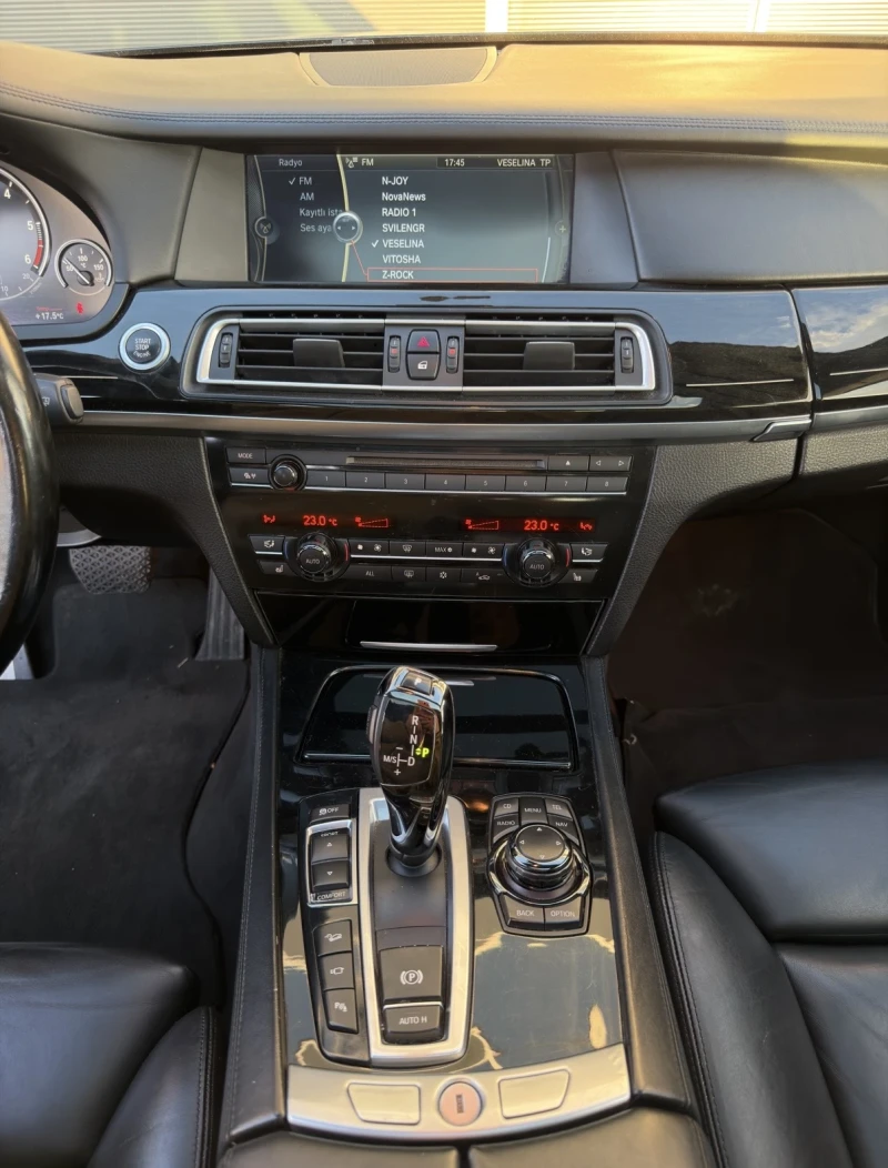 BMW 750 ЛИЗИНГ ЗАКУПЕНА ОТ М CAR Bg, снимка 8 - Автомобили и джипове - 52187659