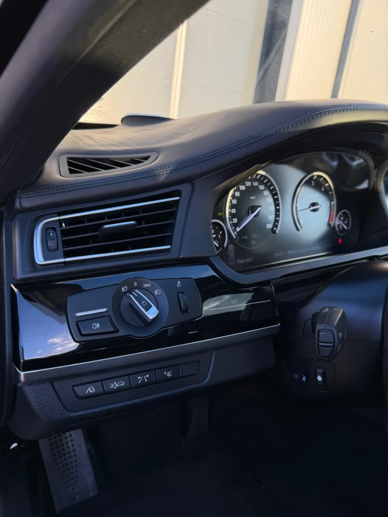 BMW 750 ЛИЗИНГ ЗАКУПЕНА ОТ М CAR Bg, снимка 7 - Автомобили и джипове - 52187659