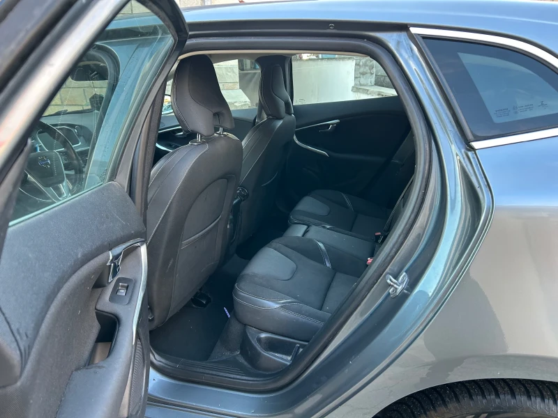 Volvo V40 2.0D 190k.c. LED DIGITAL , снимка 12 - Автомобили и джипове - 52915061