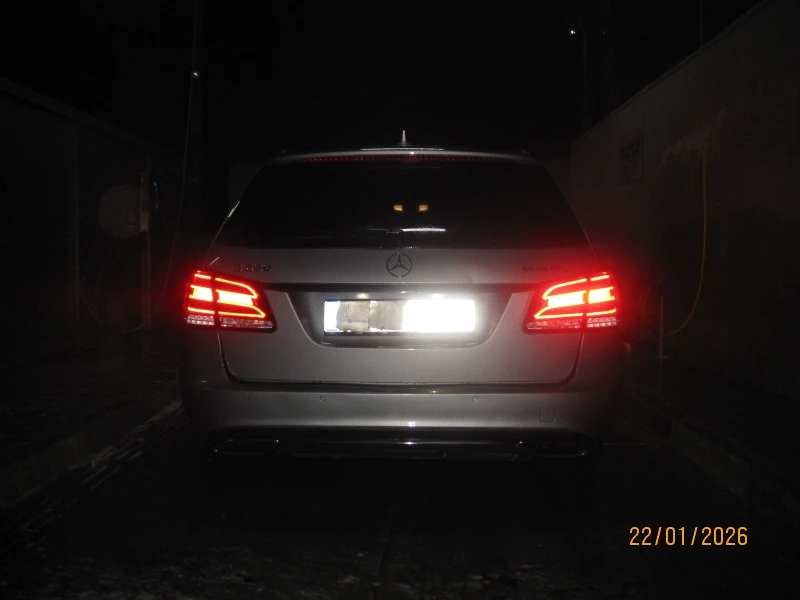 Mercedes-Benz E 250 4 MATIC 7G TRONIK, снимка 3 - Автомобили и джипове - 53193373