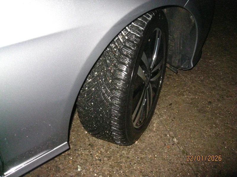 Mercedes-Benz E 250 4 MATIC 7G TRONIK, снимка 8 - Автомобили и джипове - 53193373