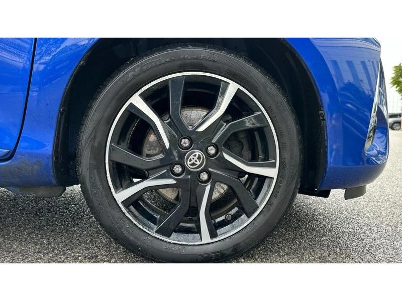 Toyota Yaris 1.5 HSD COLLECTION, снимка 16 - Автомобили и джипове - 53258440