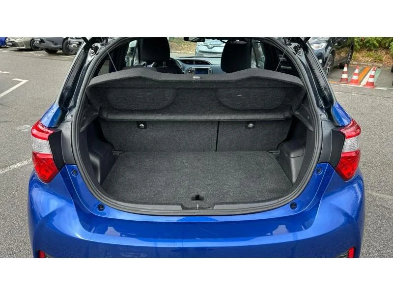 Toyota Yaris 1.5 HSD COLLECTION, снимка 10 - Автомобили и джипове - 53258440