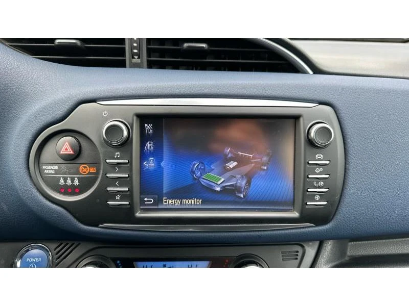 Toyota Yaris 1.5 HSD COLLECTION, снимка 15 - Автомобили и джипове - 53258440