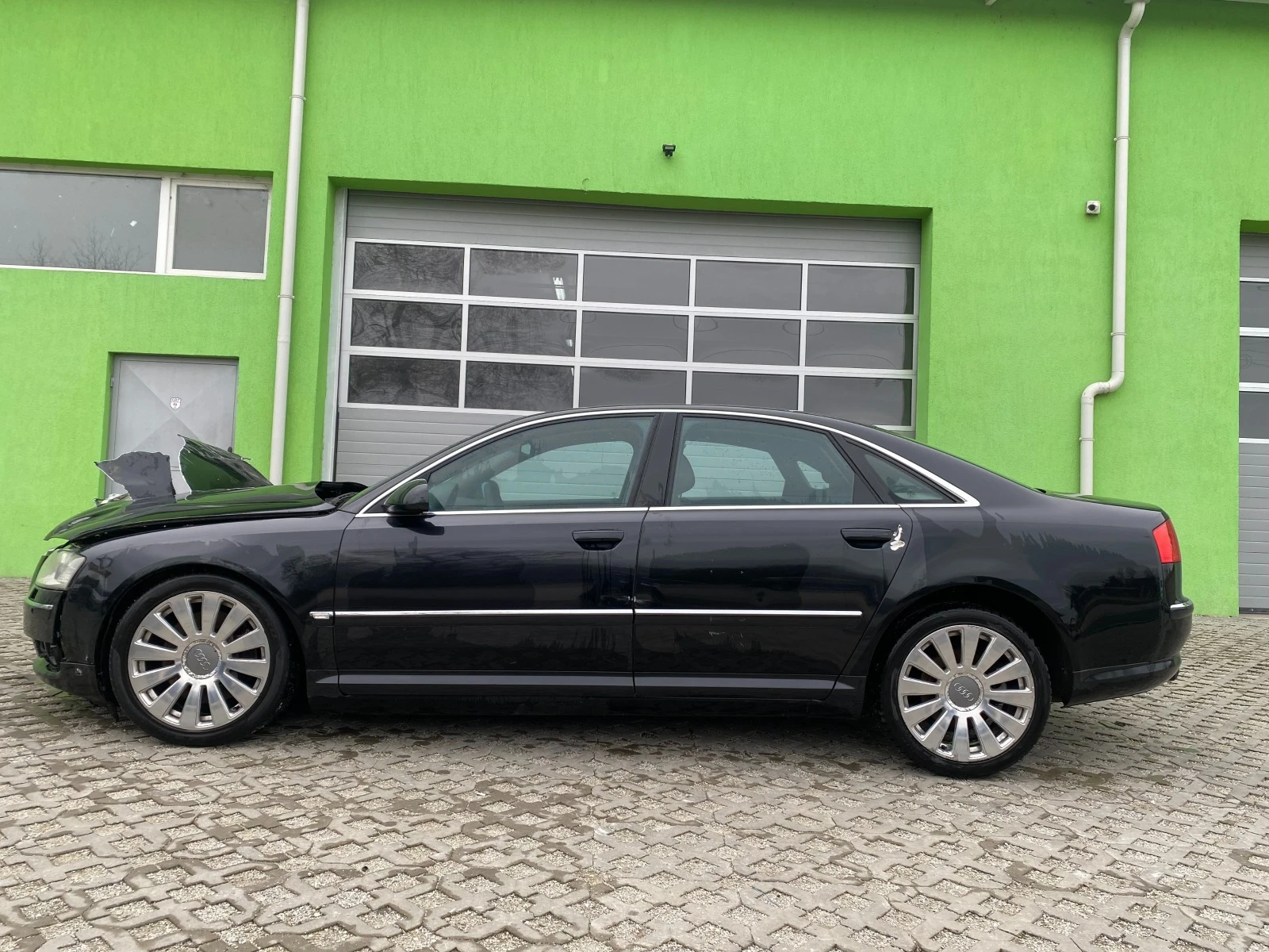 Audi A8 4.2 FSI 350HP - изображение 4