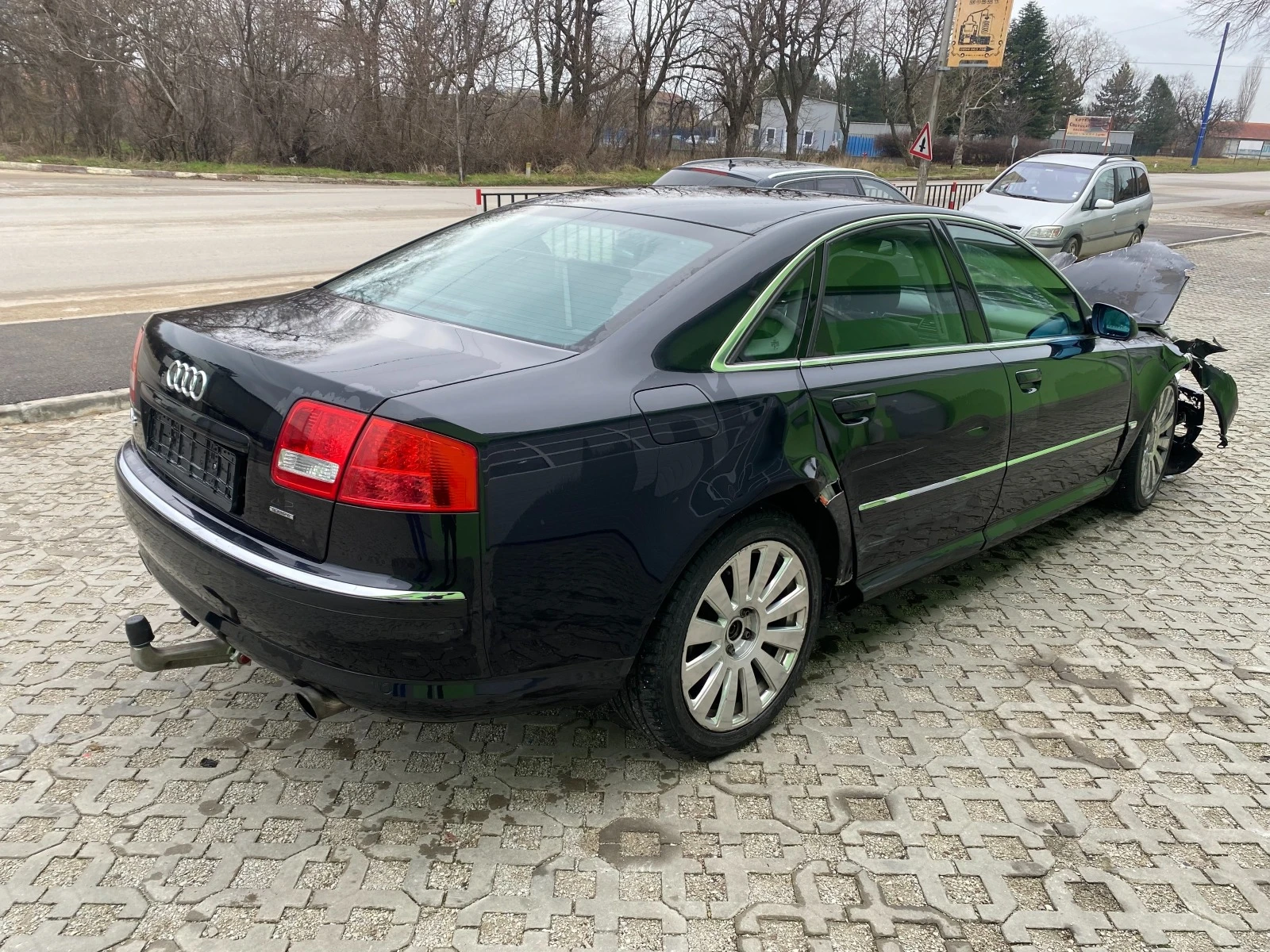 Audi A8 4.2 FSI 350HP - изображение 7