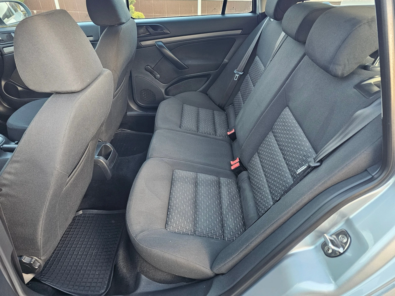 Skoda Octavia 1.6TDI 105кс EURO 5 ! ! КЛИМАТИК | Mobile.bg — изображение 11