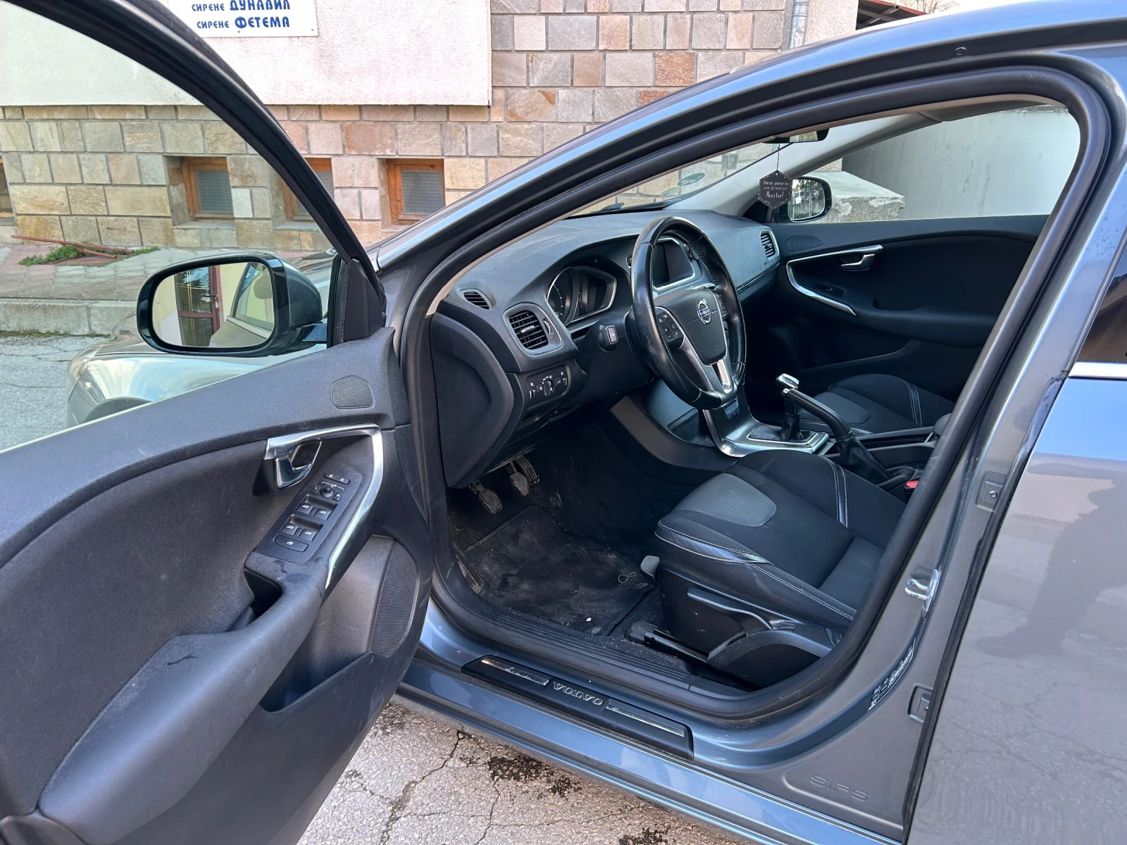 Volvo V40 2.0D 190k.c. LED DIGITAL  - изображение 9