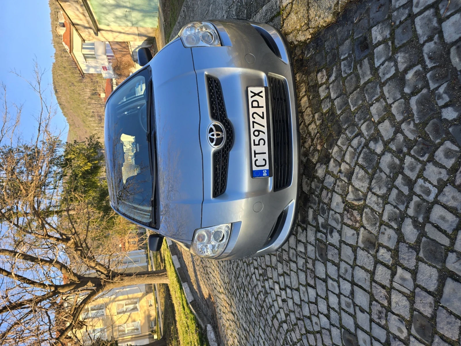 Toyota Auris 1.3 - изображение 2