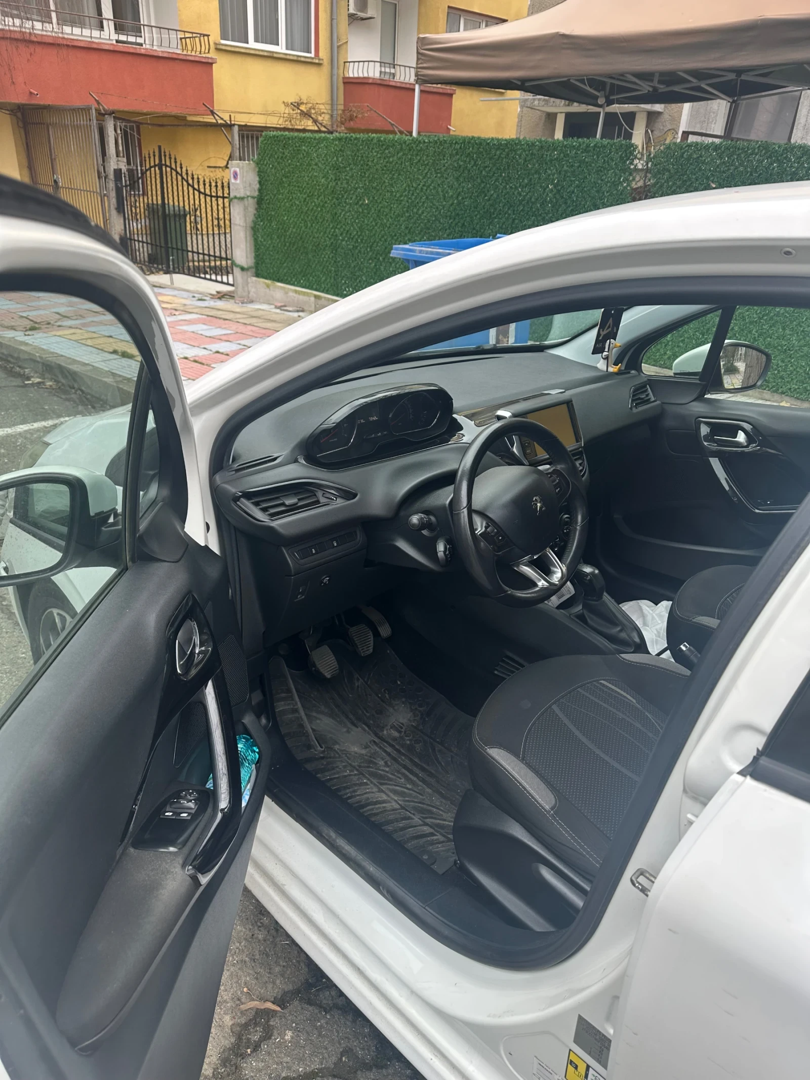 Peugeot 208 Фабрично LPG - изображение 5