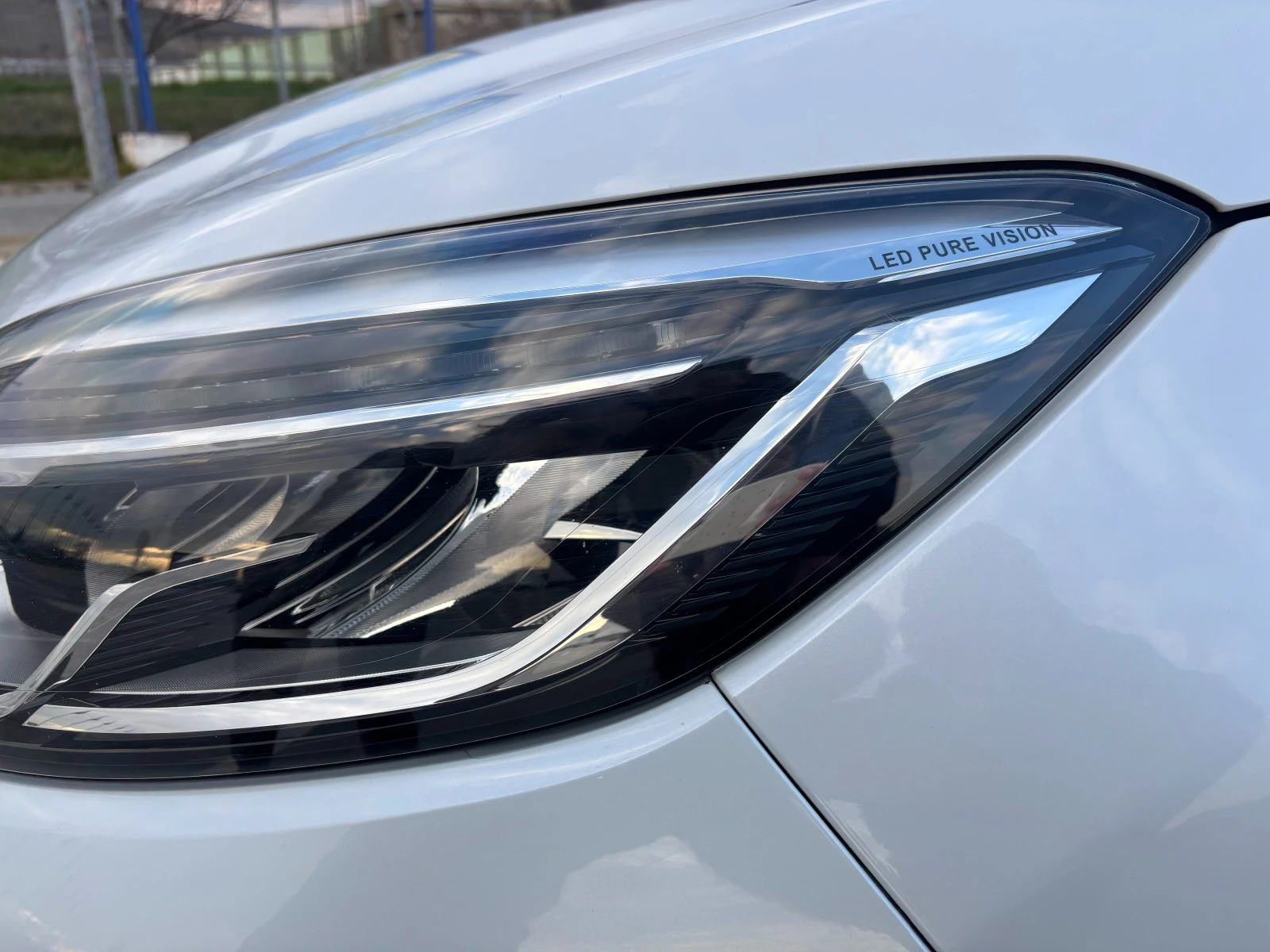 Renault Captur Пълна сервизн история/1.5dci/6ск. Full Led/Keyless, снимка 7 - Автомобили и джипове - 53851186