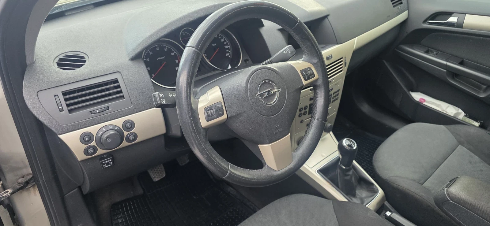 Opel Astra H, снимка 9 - Автомобили и джипове - 54454266
