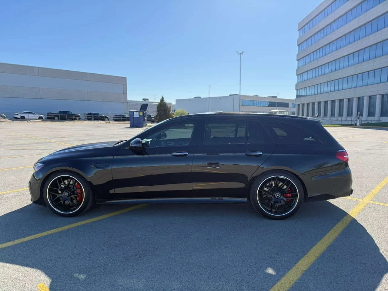 Mercedes-Benz E 63 AMG S | DISTRONIC | 360 | BURMESTER | ОБДУХВАНЕ | , снимка 2 - Автомобили и джипове - 54656290