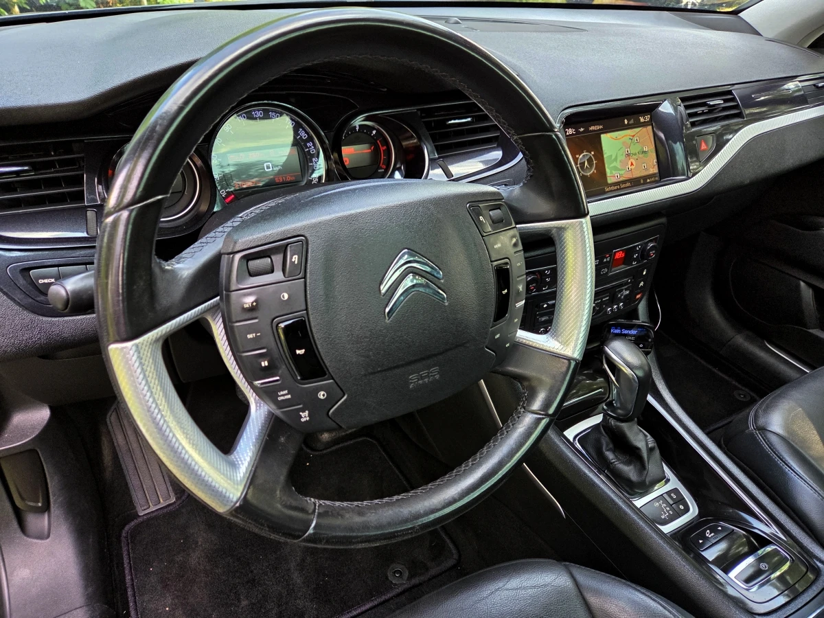 Citroen C5 2.2HDI 204hp EXCLUSIVE/FACELIFT/PANORAMA/NAVI/LED, снимка 9 - Автомобили и джипове - 55195275