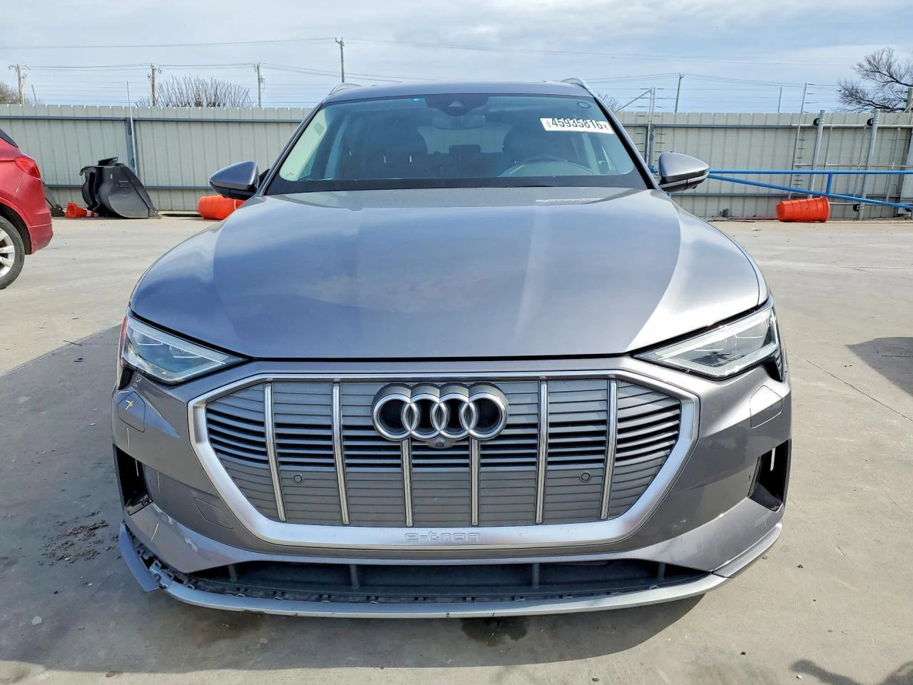 Audi E-Tron Premium Plus, снимка 5 - Автомобили и джипове - 55241084