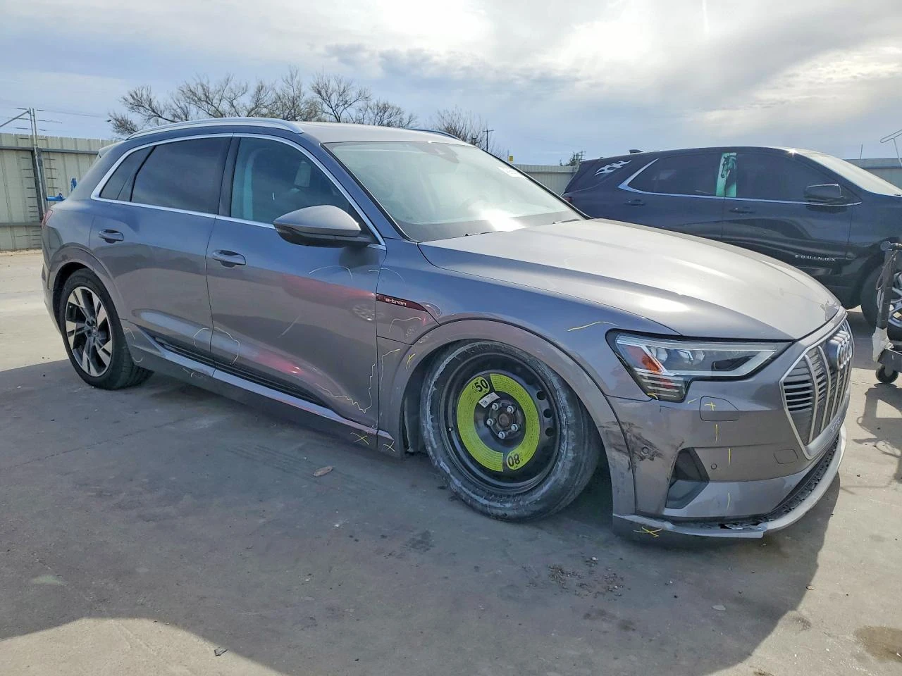 Audi E-Tron Premium Plus, снимка 4 - Автомобили и джипове - 55241084