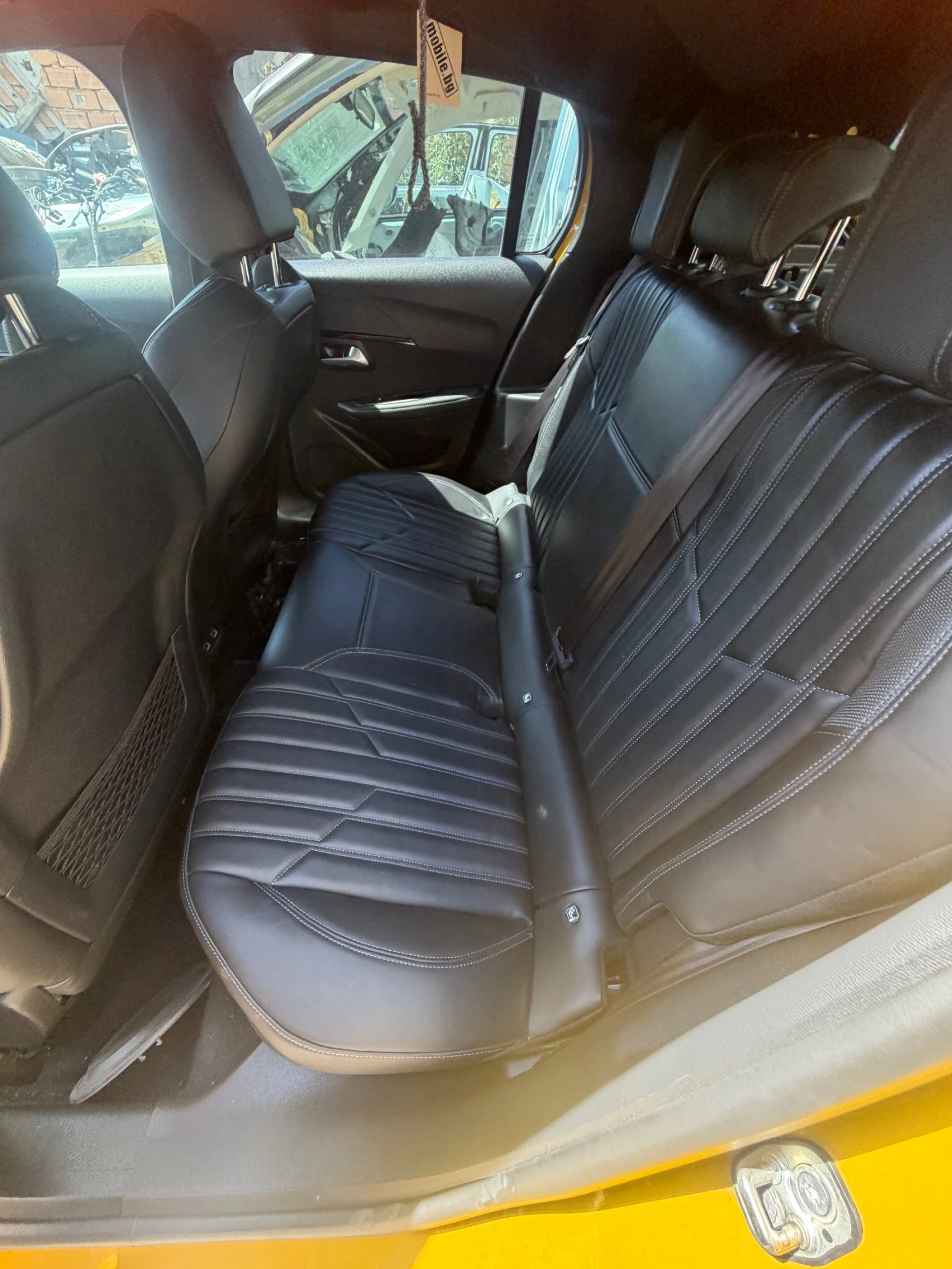 Peugeot 208 1.2i, снимка 8 - Автомобили и джипове - 55436648
