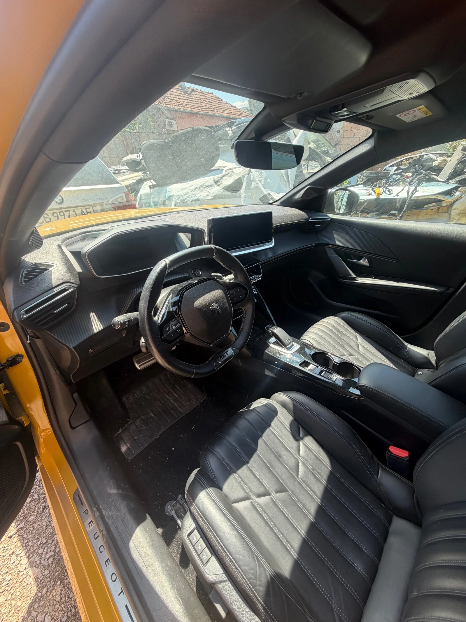 Peugeot 208 1.2i, снимка 5 - Автомобили и джипове - 55436648