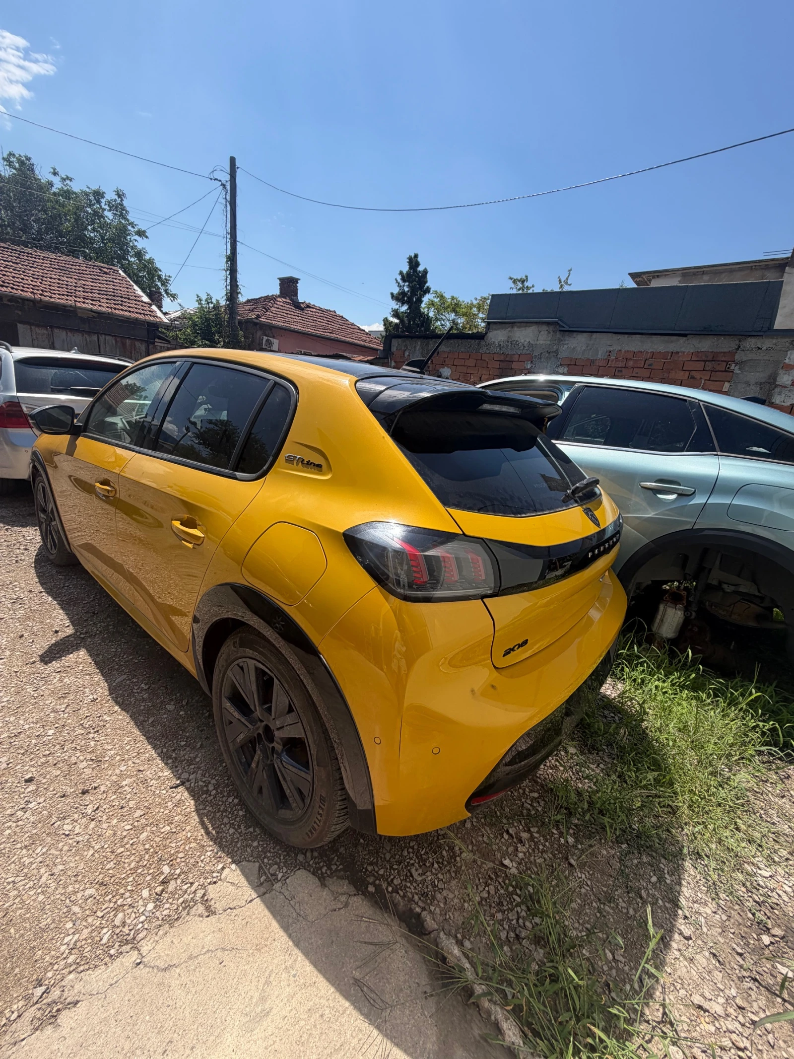 Peugeot 208 1.2i, снимка 4 - Автомобили и джипове - 55436648