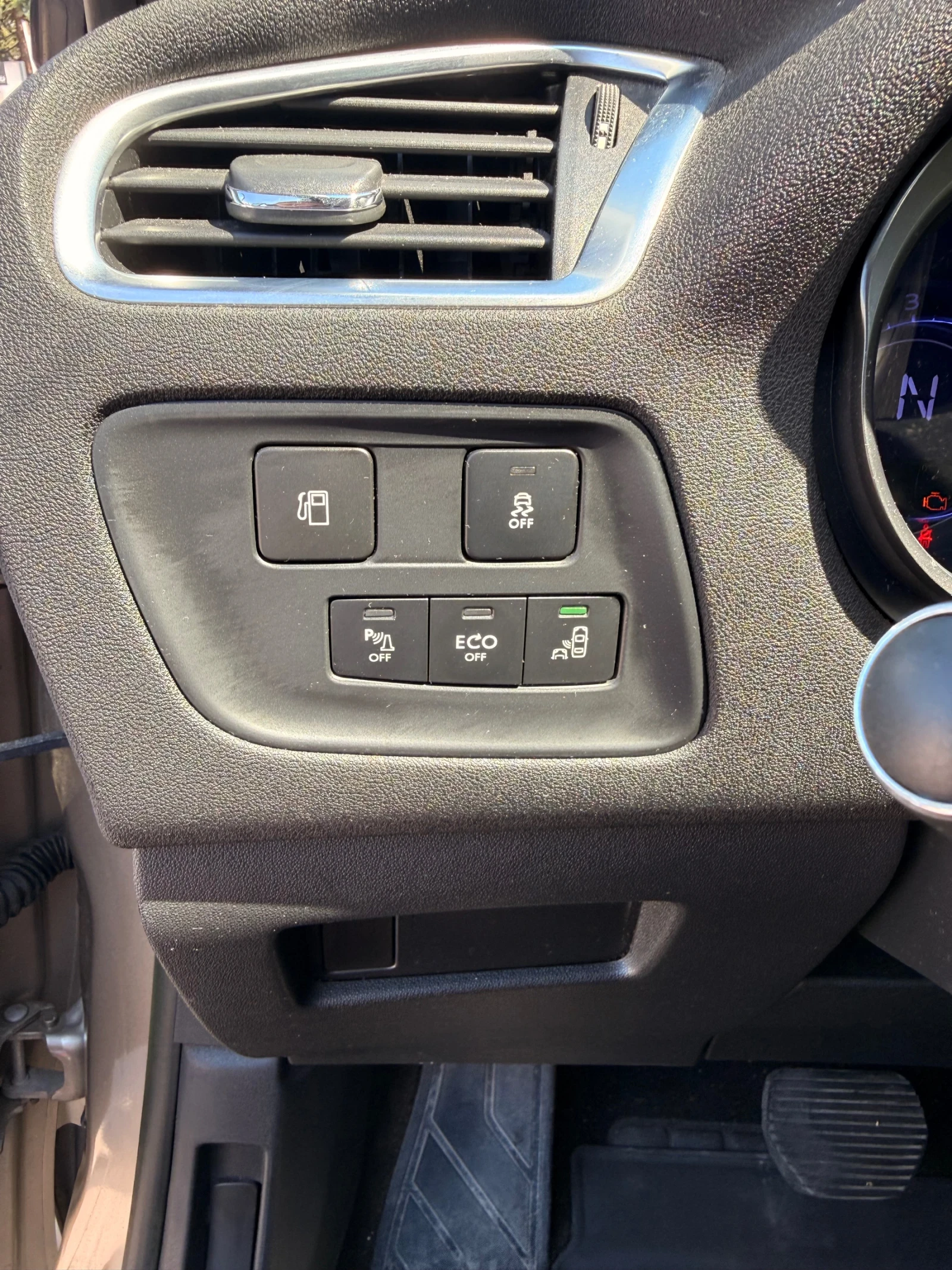 Citroen C4 1.6e-HDI EXCLUSIVE, снимка 15 - Автомобили и джипове - 55509133