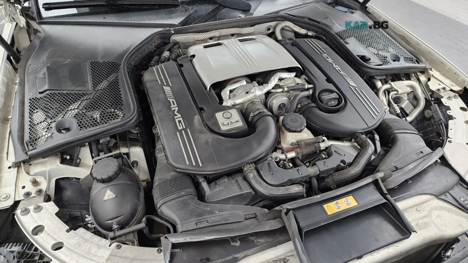 Mercedes-Benz C 63 AMG CABRIO* ЧЕРВЕНА КОЖА* HEAD UP* NAVI* КАМЕРА, снимка 6 - Автомобили и джипове - 56061666