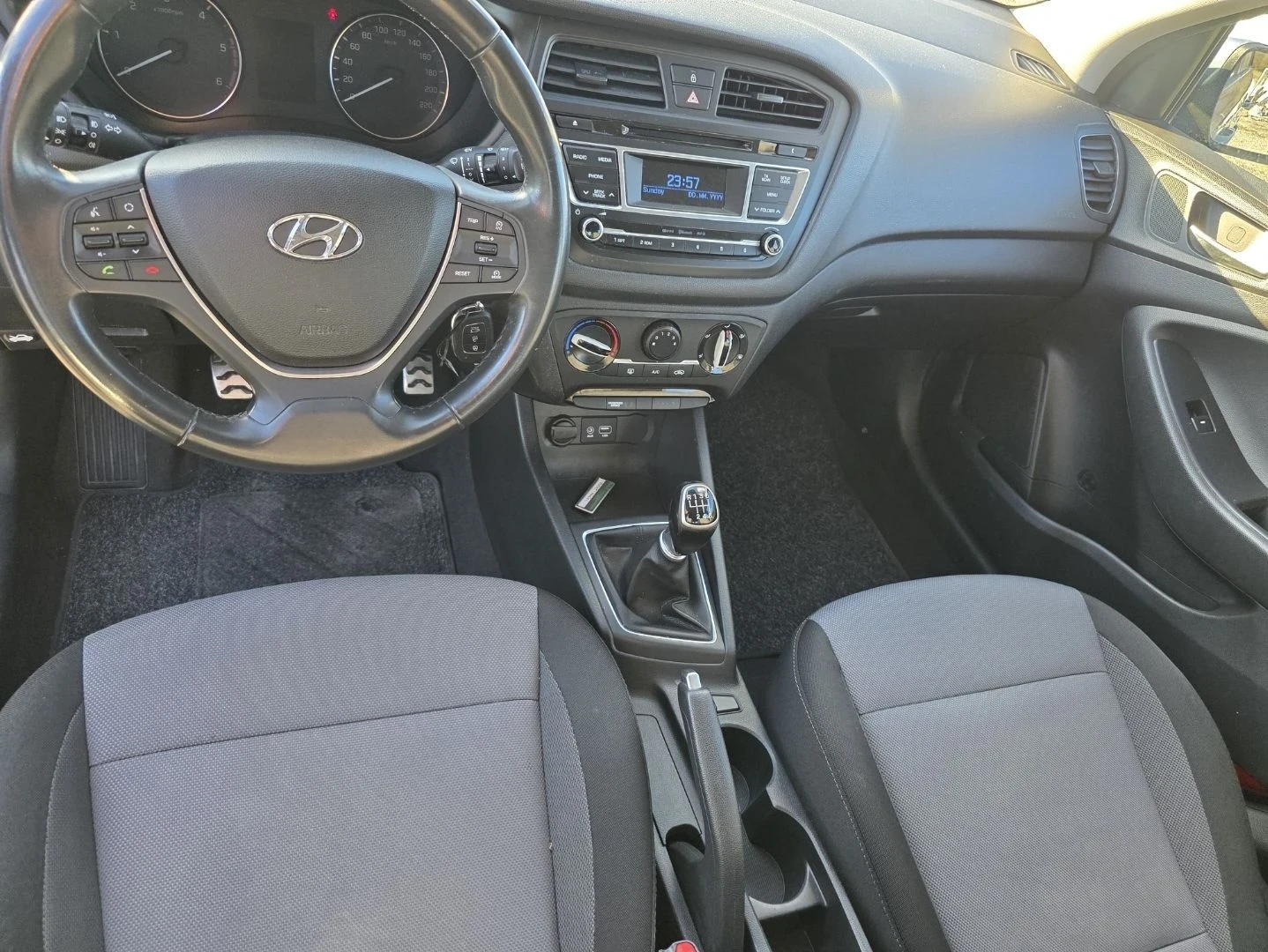 Hyundai I20 Active 1.4D, снимка 10 - Автомобили и джипове - 56730075
