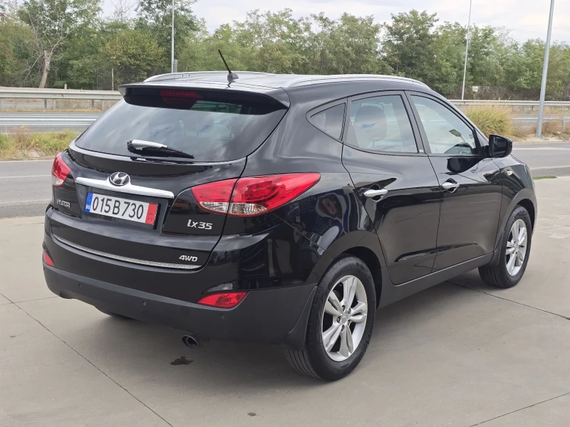 Hyundai IX35 2.0i/4X4/AVTOMAT/KOJA/PODGREV/GAZ-BENZIN, снимка 4 - Автомобили и джипове - 51914200