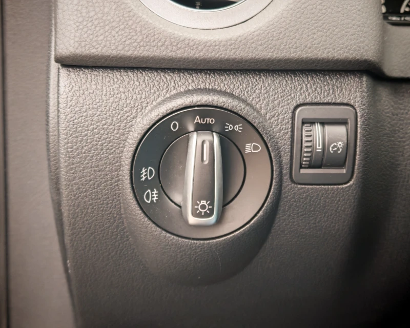 VW Tiguan 2.0 TSi 4x4 DSG-7 НАВИ ПАНО КОЖА, снимка 17 - Автомобили и джипове - 53451741