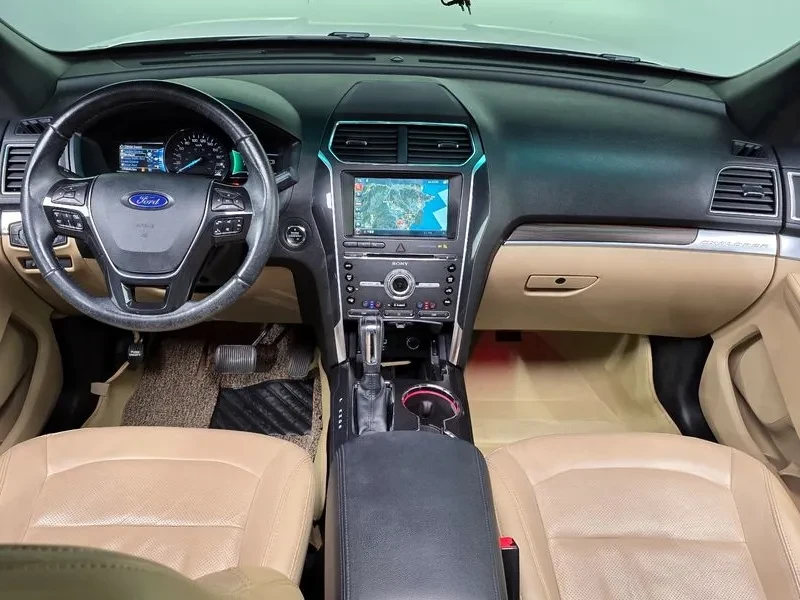 Ford Explorer 2.3 AWD, снимка 7 - Автомобили и джипове - 54351533