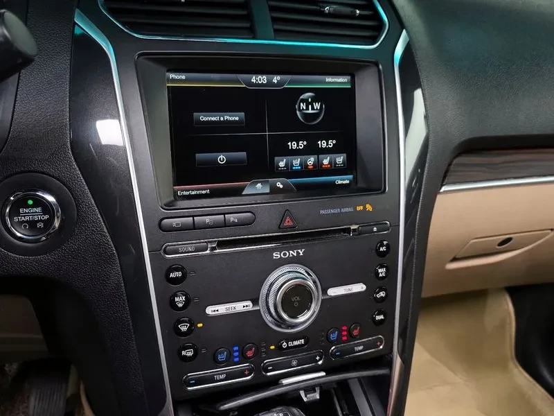 Ford Explorer 2.3 AWD, снимка 15 - Автомобили и джипове - 54351533