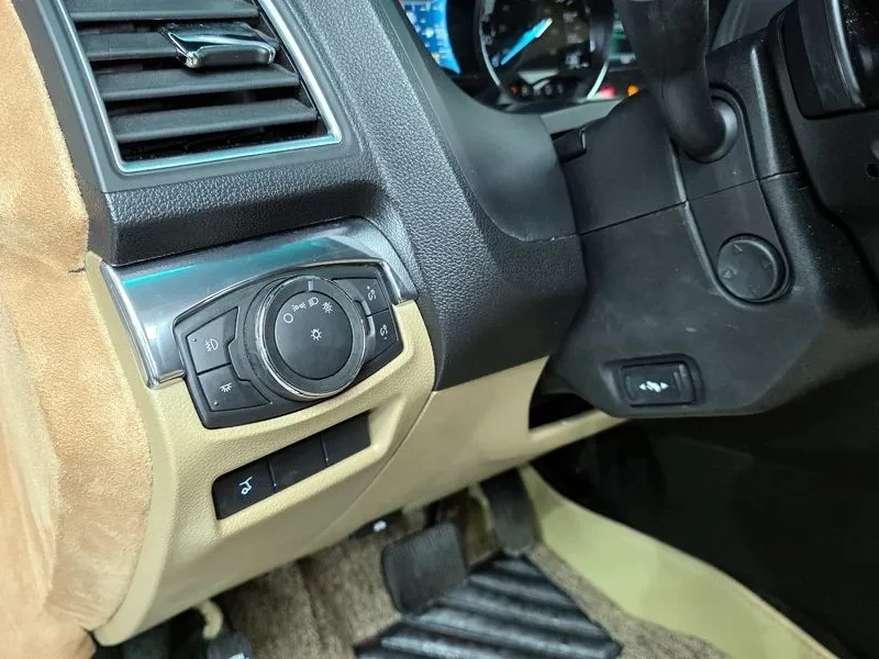 Ford Explorer 2.3 AWD, снимка 17 - Автомобили и джипове - 54351533