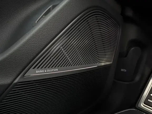Audi RSQ8 = Black Optic Plus = Carbon Гаранция, снимка 4 - Автомобили и джипове - 54441443