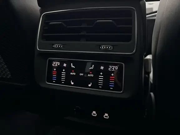Audi RSQ8 = Black Optic Plus = Carbon Гаранция, снимка 9 - Автомобили и джипове - 54441443