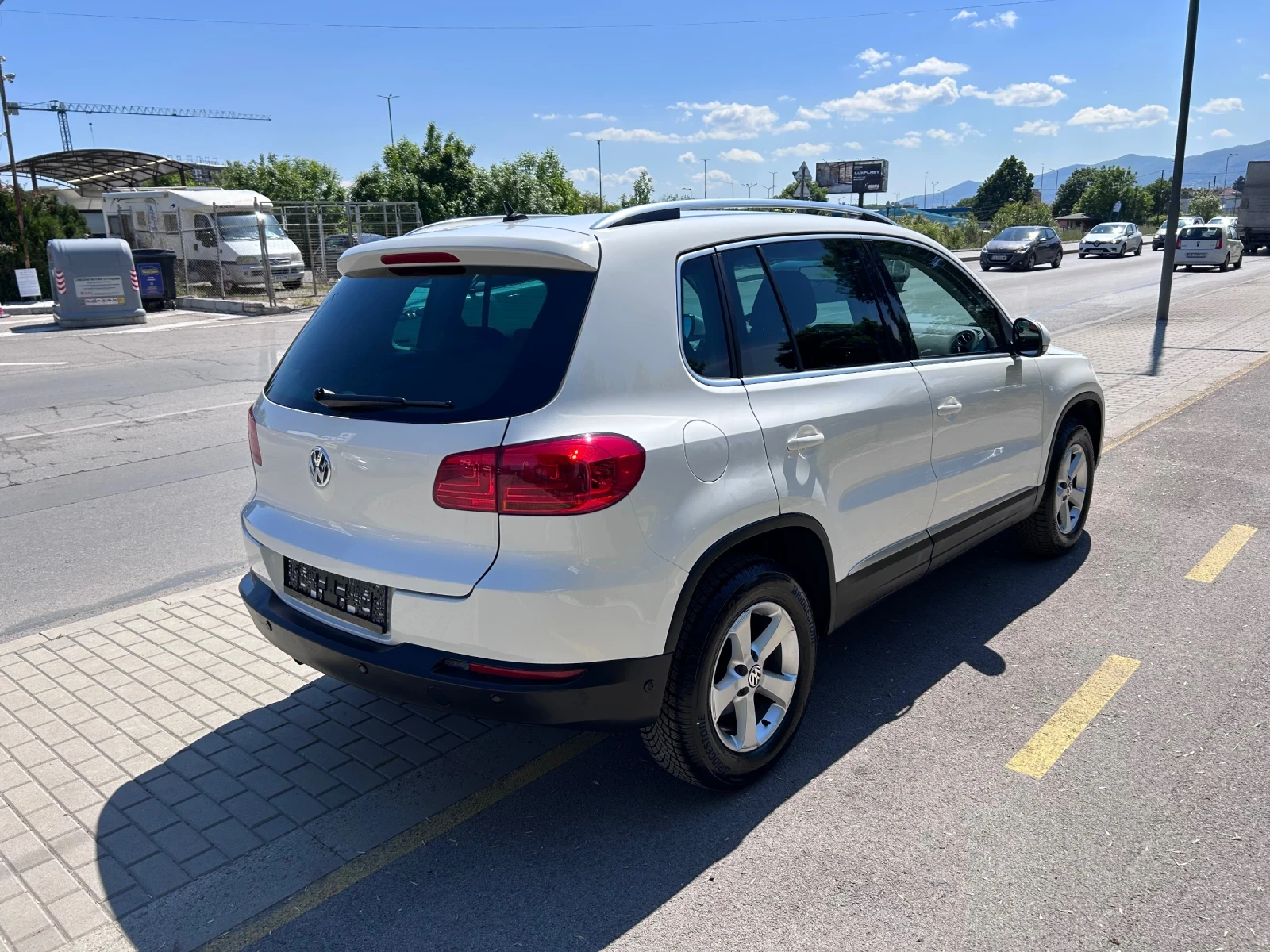 VW Tiguan 2.0TDI 4motion/AUT/УНИКАТ 139хил.км!!! - изображение 4