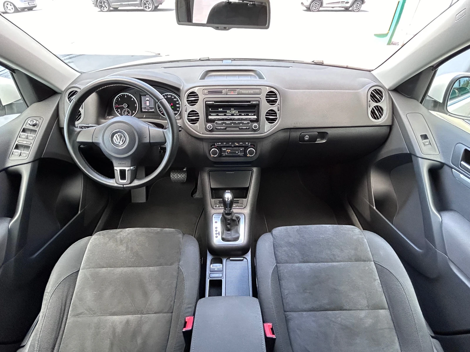 VW Tiguan 2.0TDI 4motion/AUT/УНИКАТ 139хил.км!!! - изображение 9